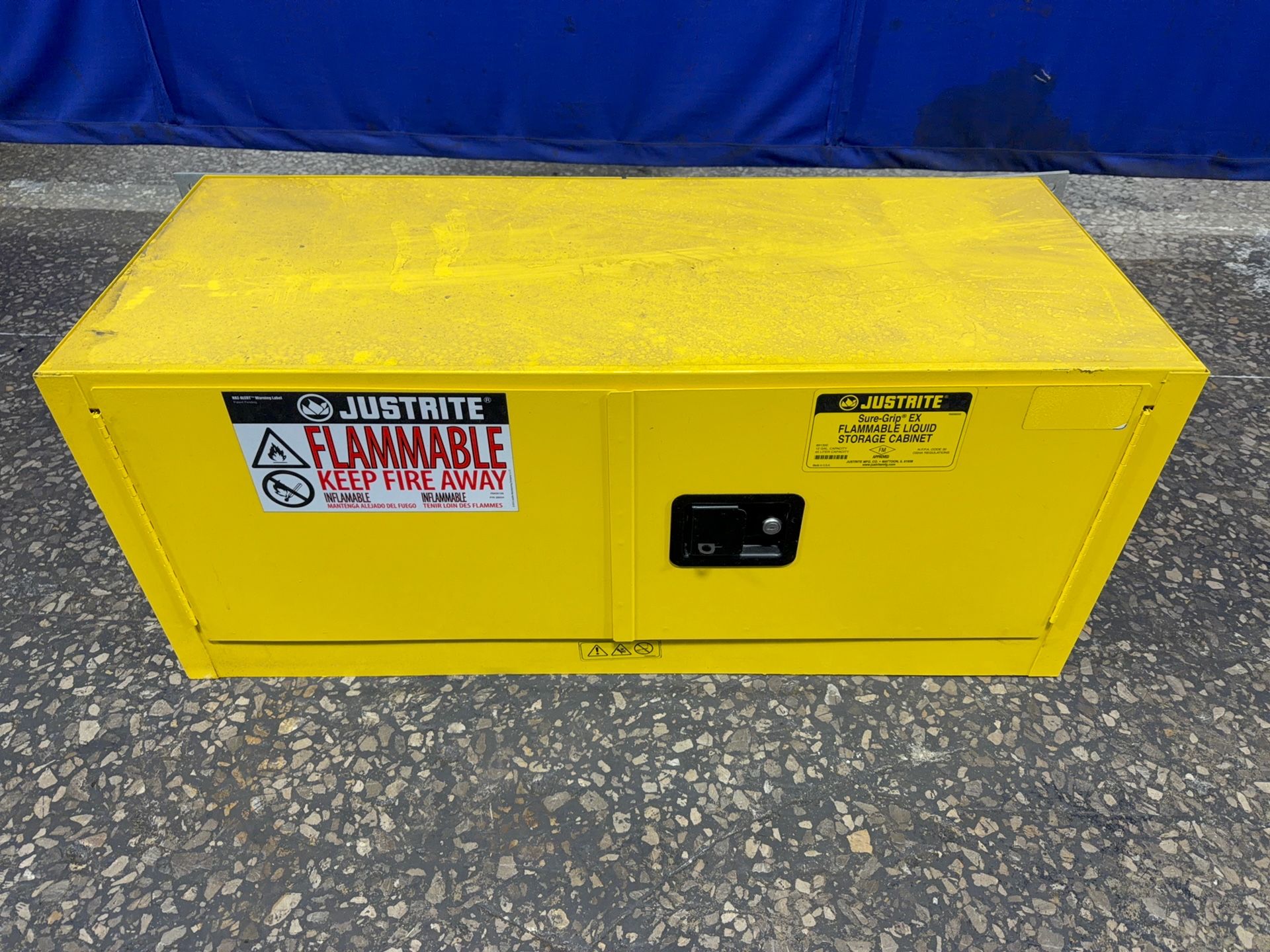 Justrite 12 Gallons / 43" X 18" X 18" Flammable Cabinet - 891300