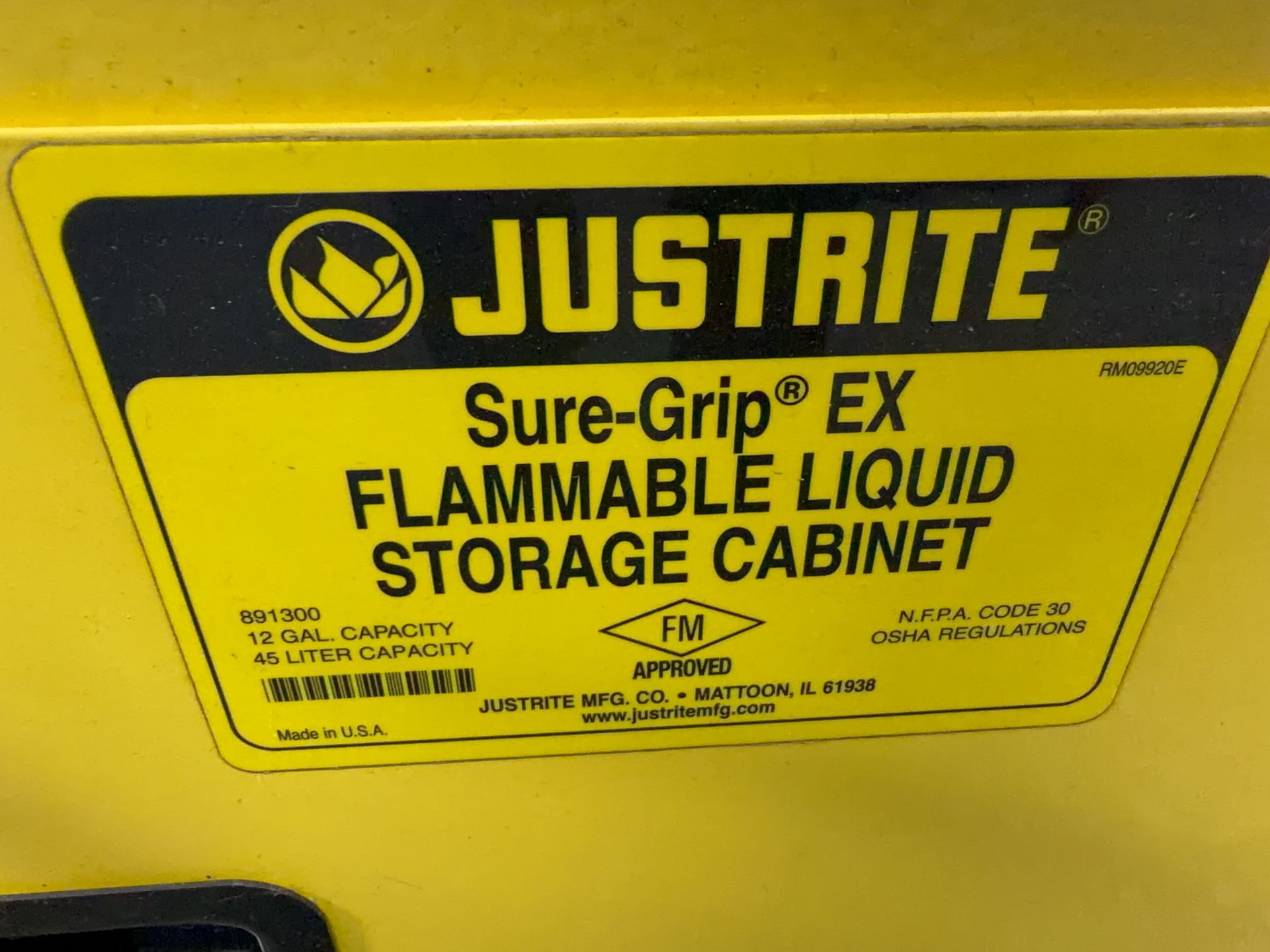 Justrite 12 Gallons / 43" X 18" X 18" Flammable Cabinet - 891300