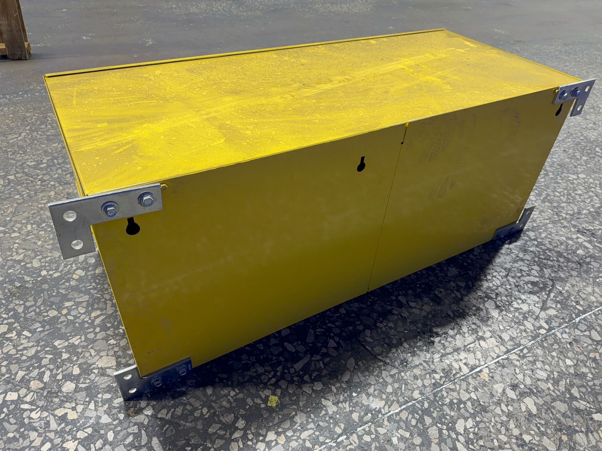 Justrite 12 Gallons / 43" X 18" X 18" Flammable Cabinet - 891300
