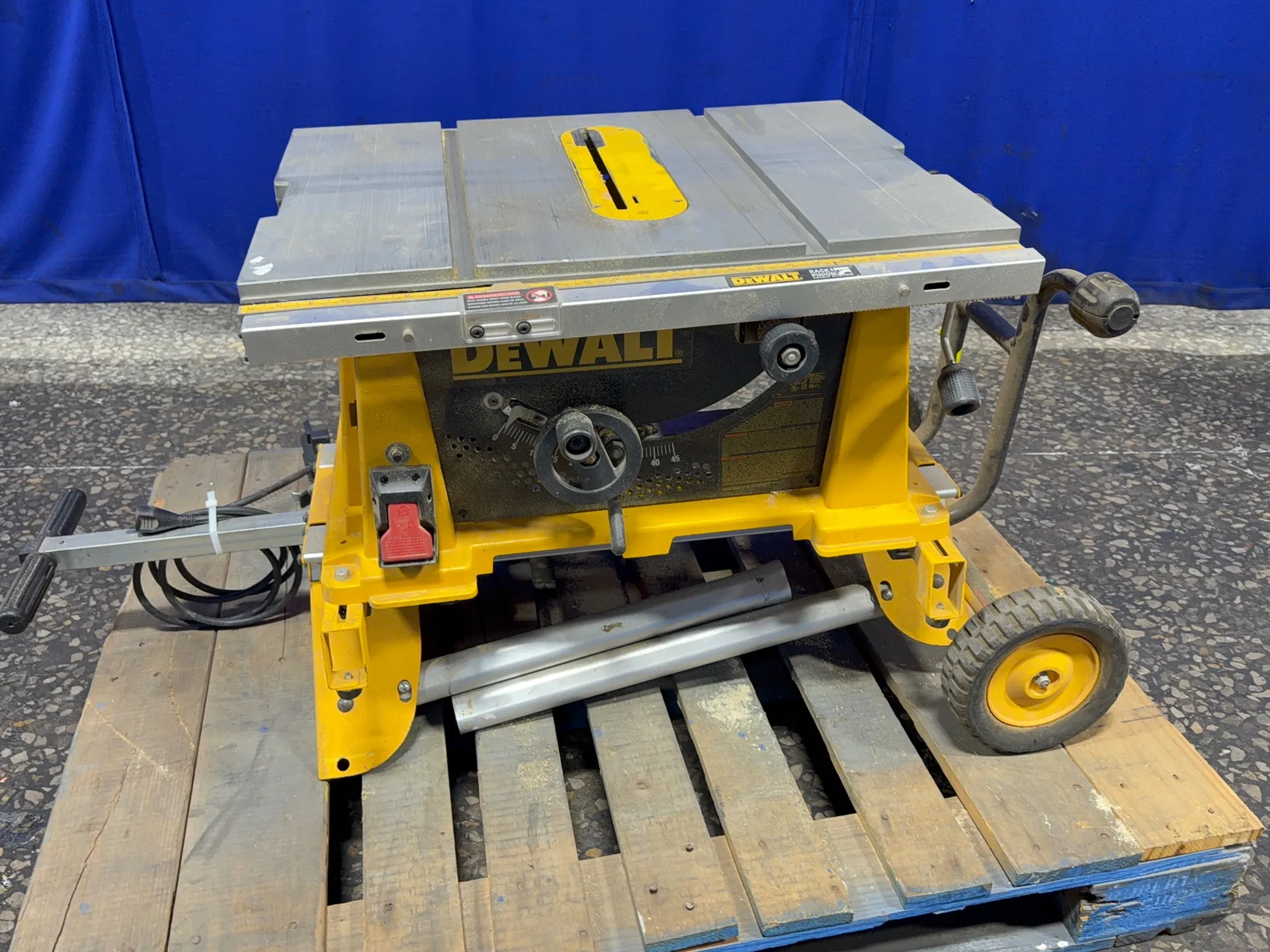 Dewalt 10" Table Saw - Dw744
