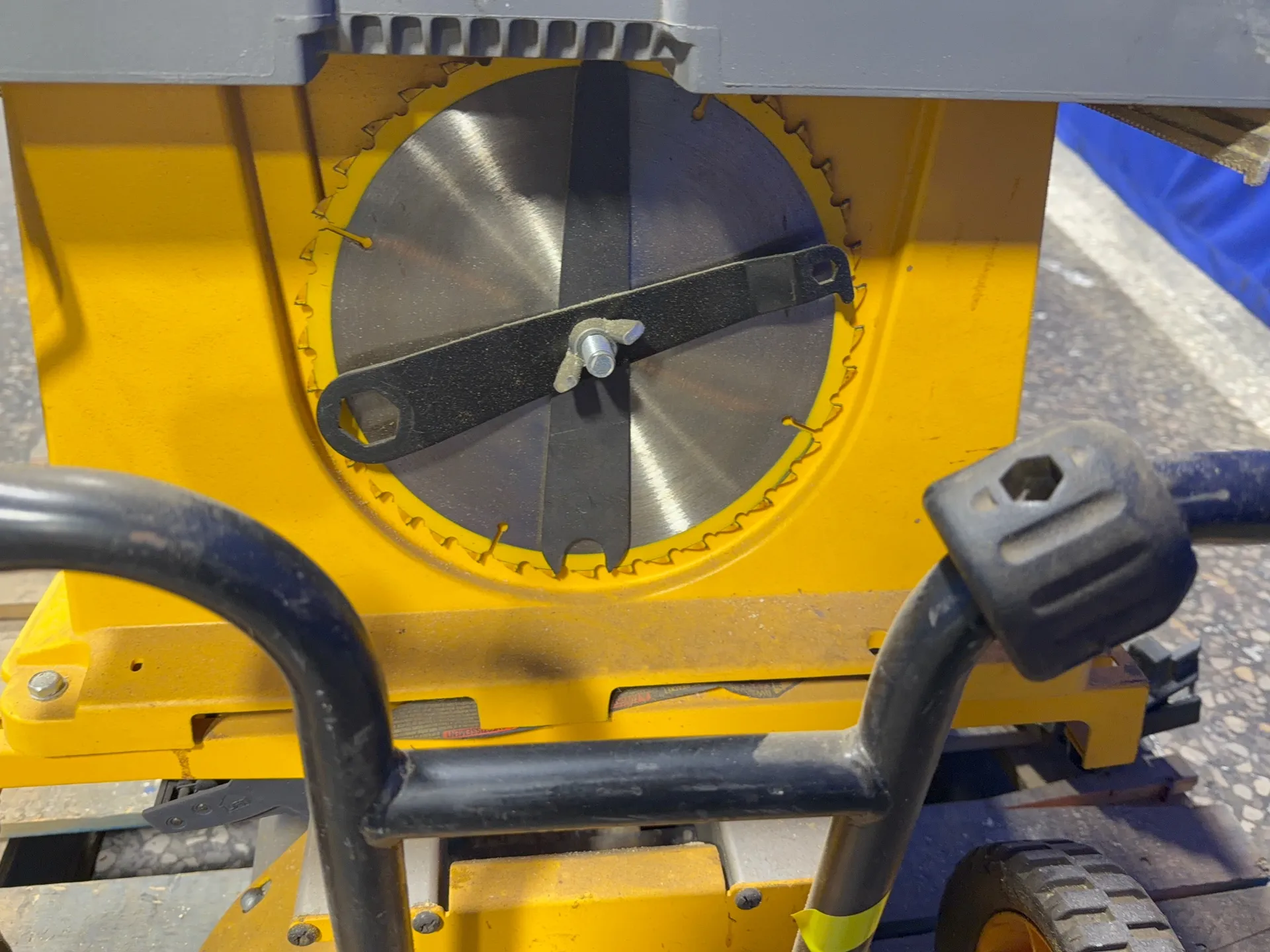Dewalt 10" Table Saw - Dw744