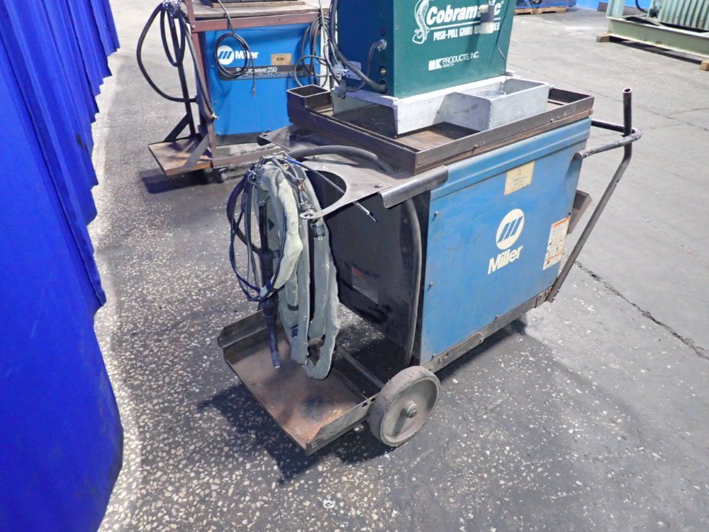 Miller 300 A Welder - Cp-302