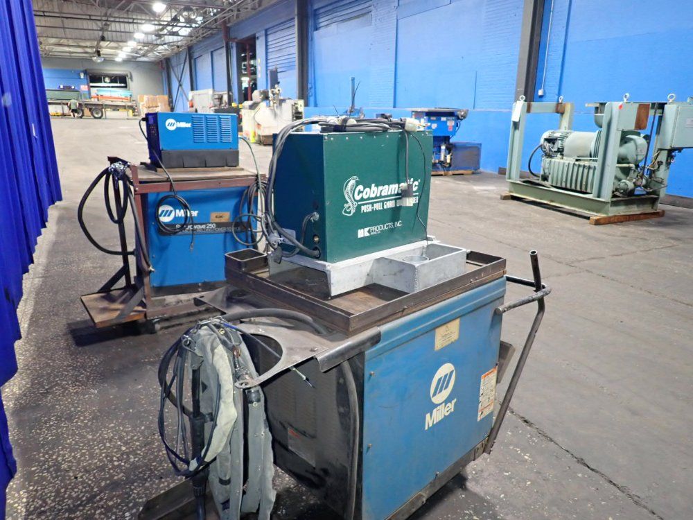 Miller 300 A Welder - Cp-302