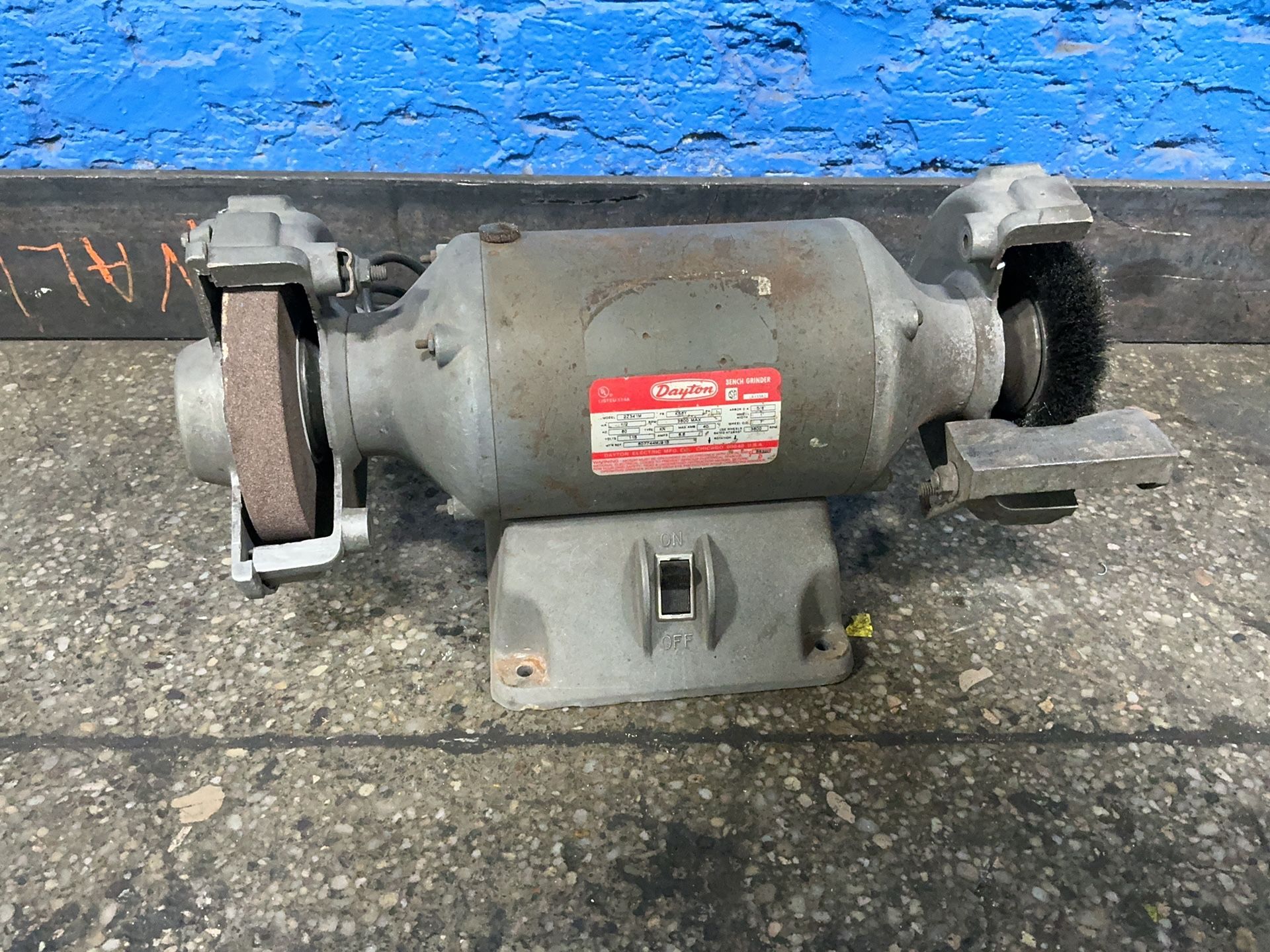 Dayton 1/2 Hp Bench Grinder - 2z341m | HGR*24