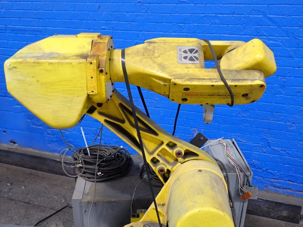 Fanuc Robot - Arc Mate 100i