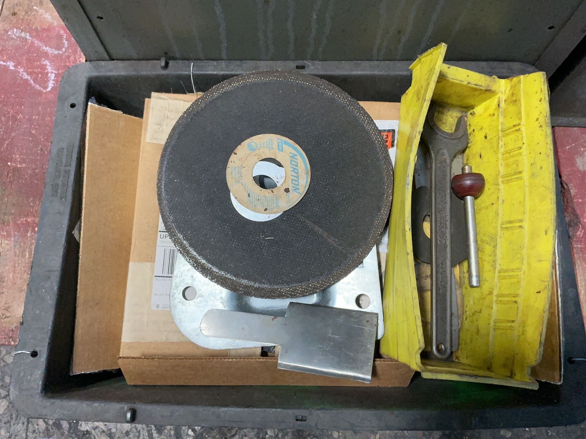Buehler Abrasive Cutter - Abrasivemat 2