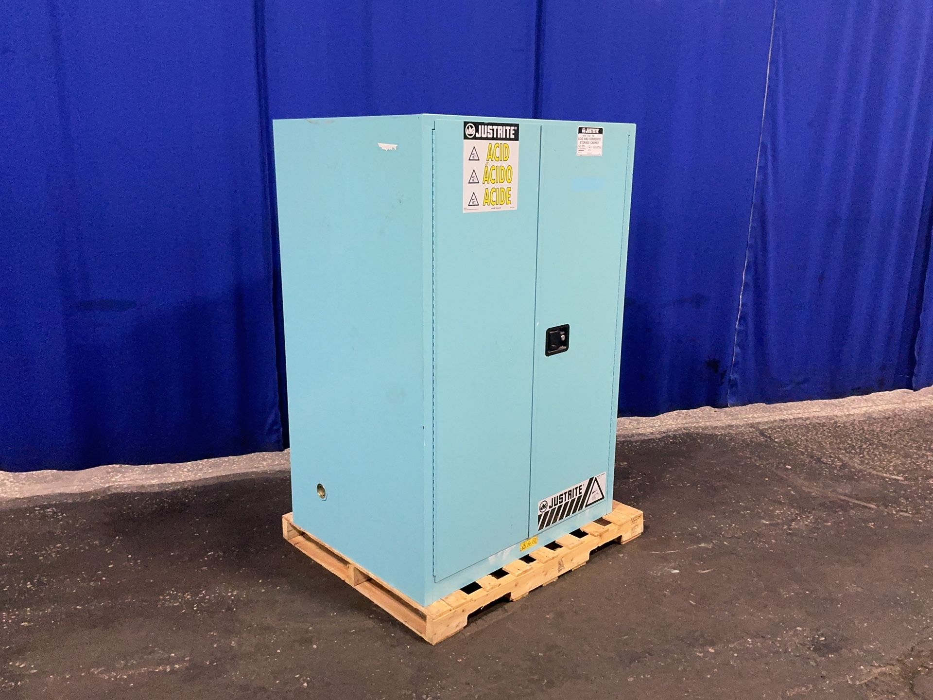 Justrite 2 @ 30 Gal Acid & Corrosive Storage Cabinet - 899062