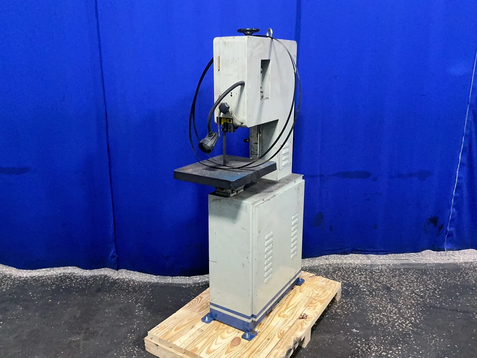 Prm 8” Vertical Band Saw - Rf66kb361