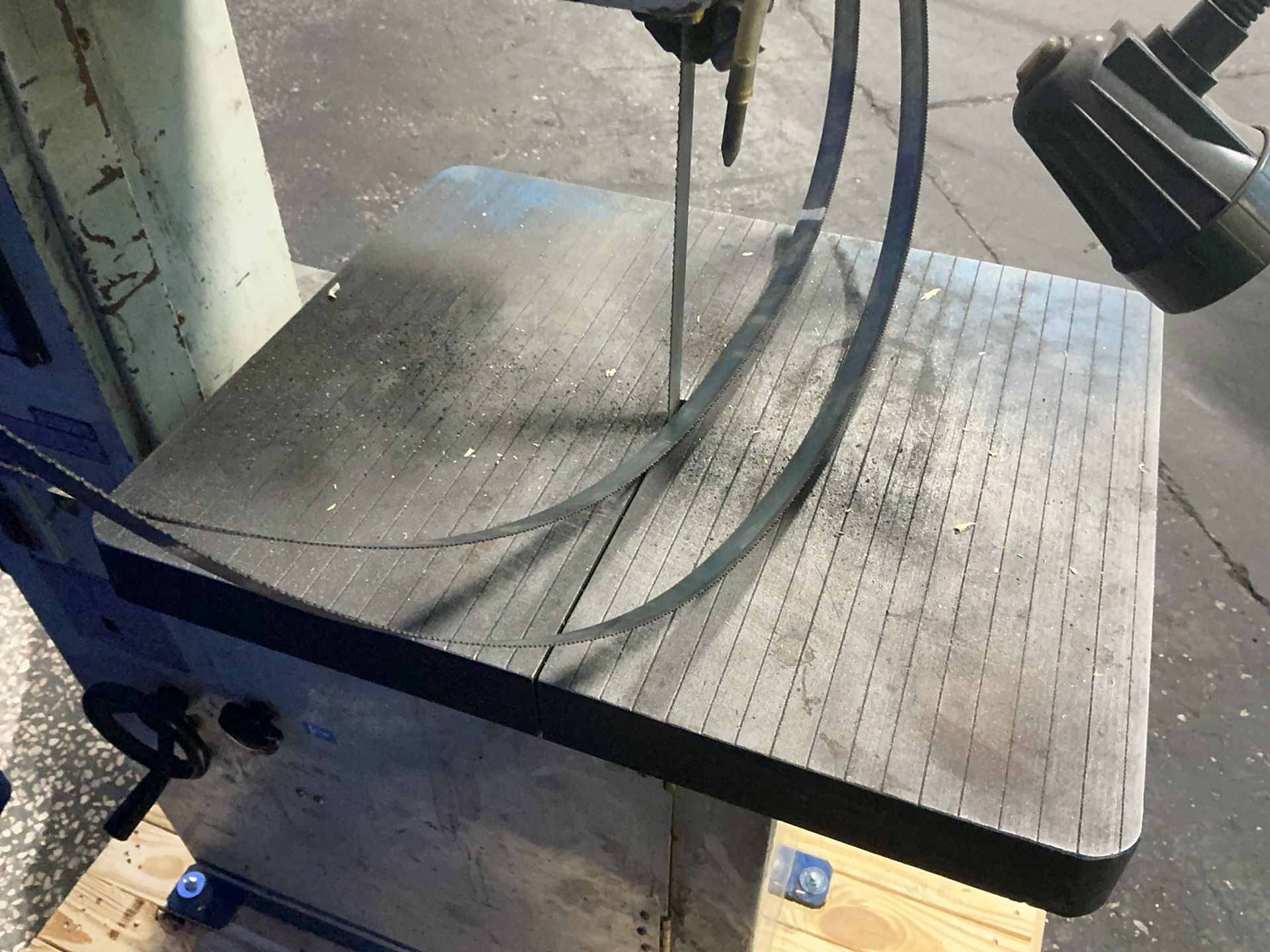 Prm 8” Vertical Band Saw - Rf66kb361