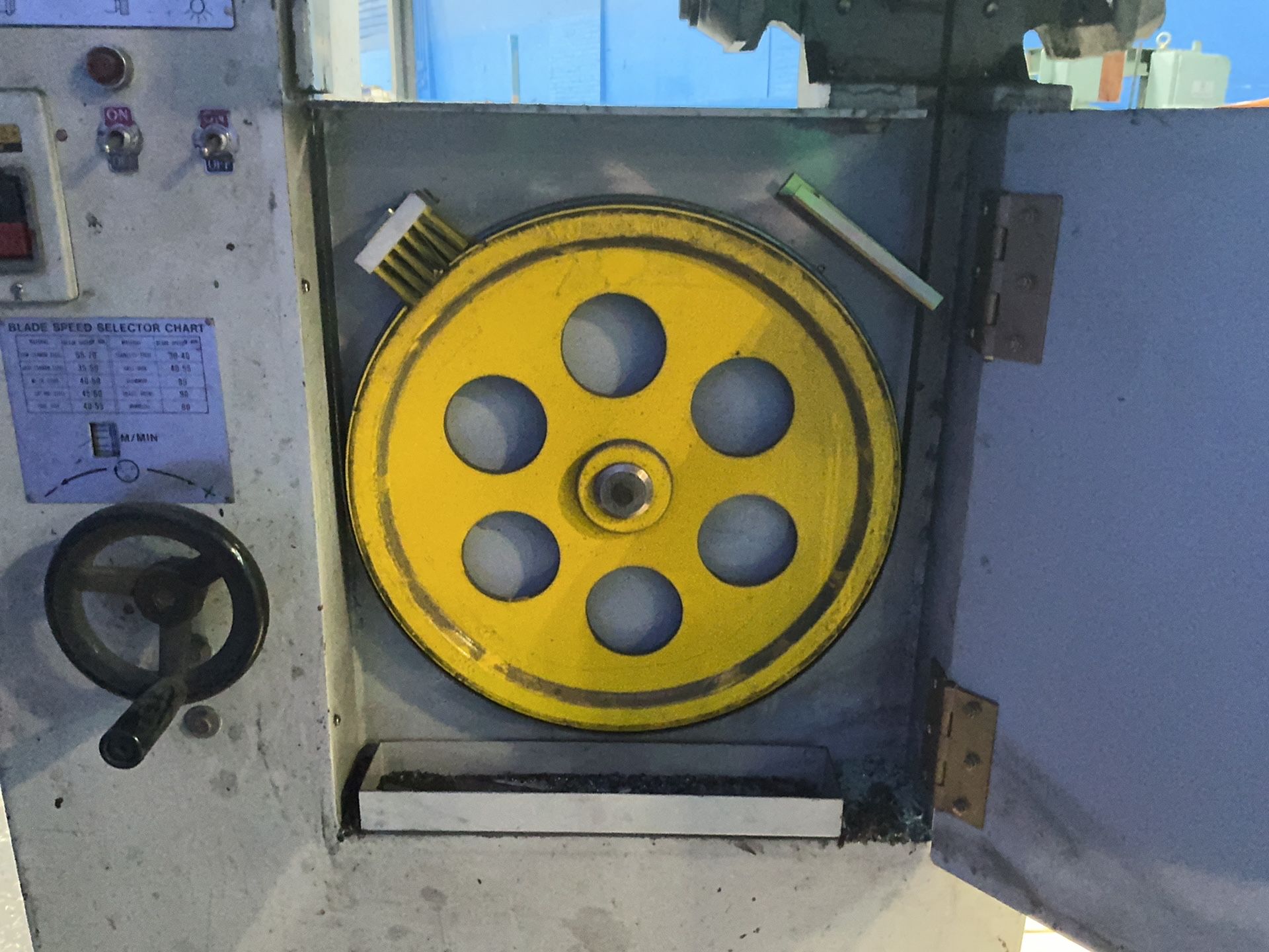 Prm 8” Vertical Band Saw - Rf66kb361