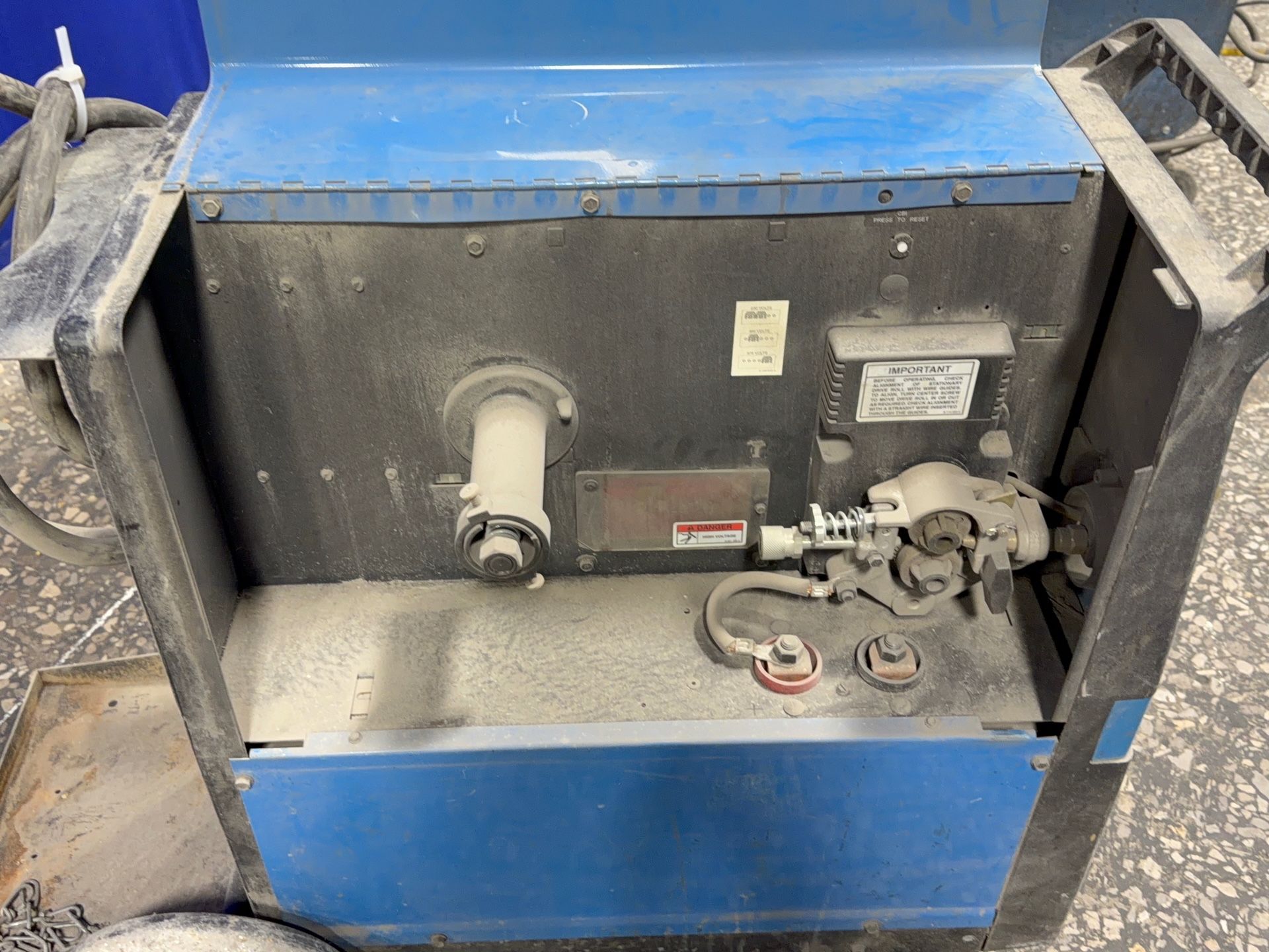 Miller 200 Amp Welder - Millermatic 250