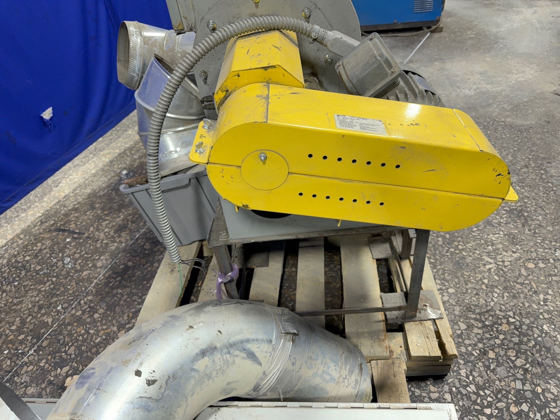 Aerovent 1 Hp Blower - 12b Pb Sw Arr9r