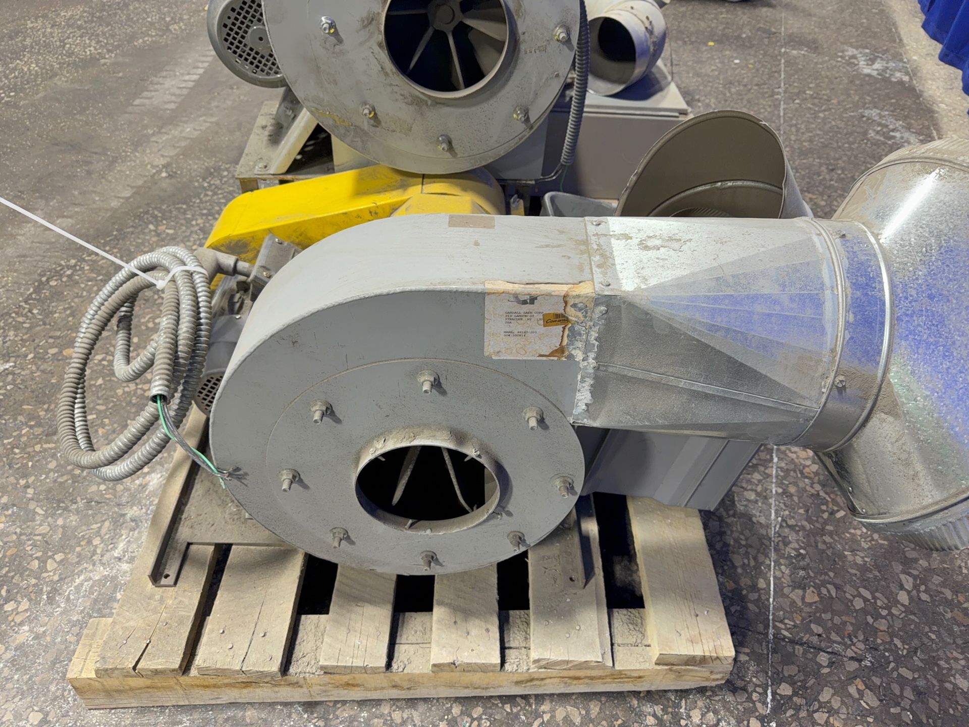 Aerovent 1 Hp Blower - 12b Pb Sw Arr9r