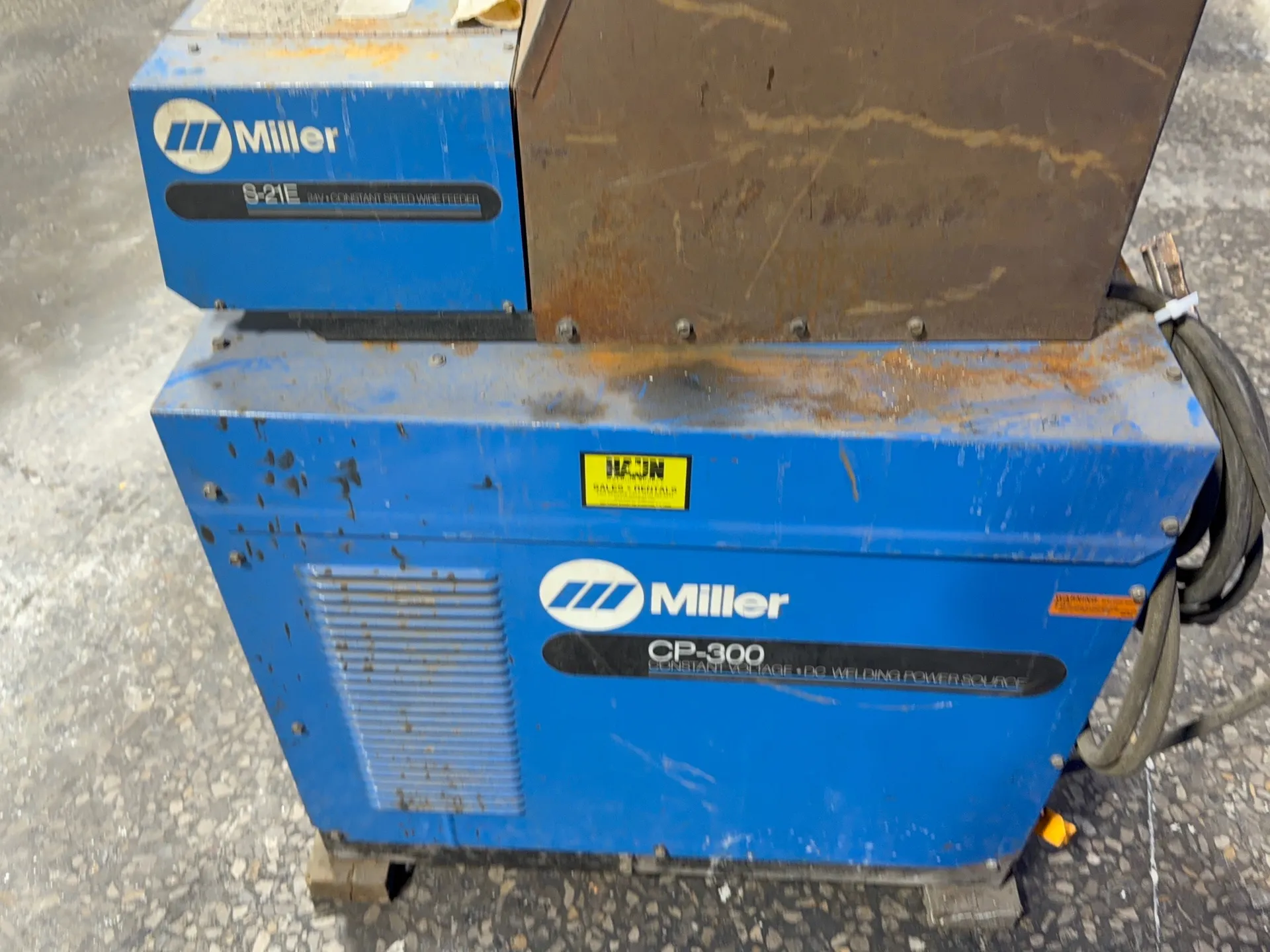 Miller 300 Amp Welder W/ Wire Feeder - Cp-300