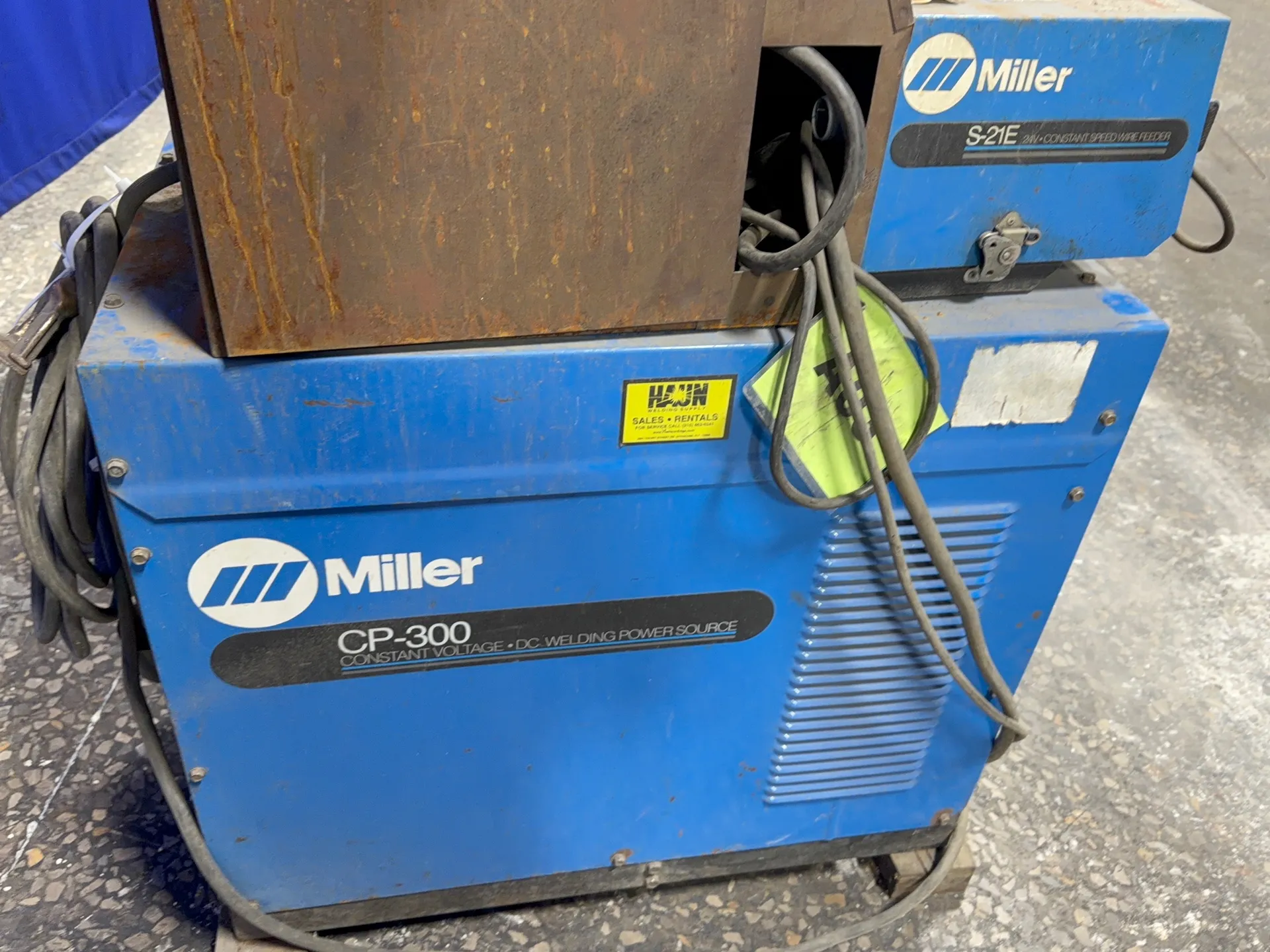 Miller 300 Amp Welder W/ Wire Feeder - Cp-300