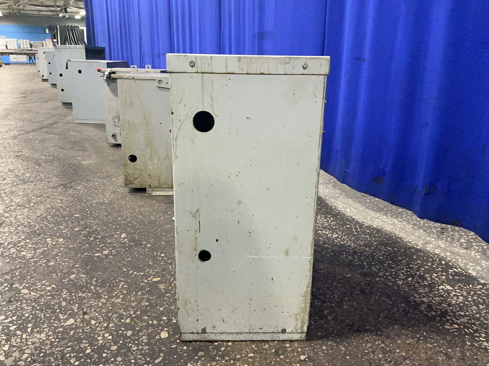 Eaton 45 Kva Transformer - V48m22t45n