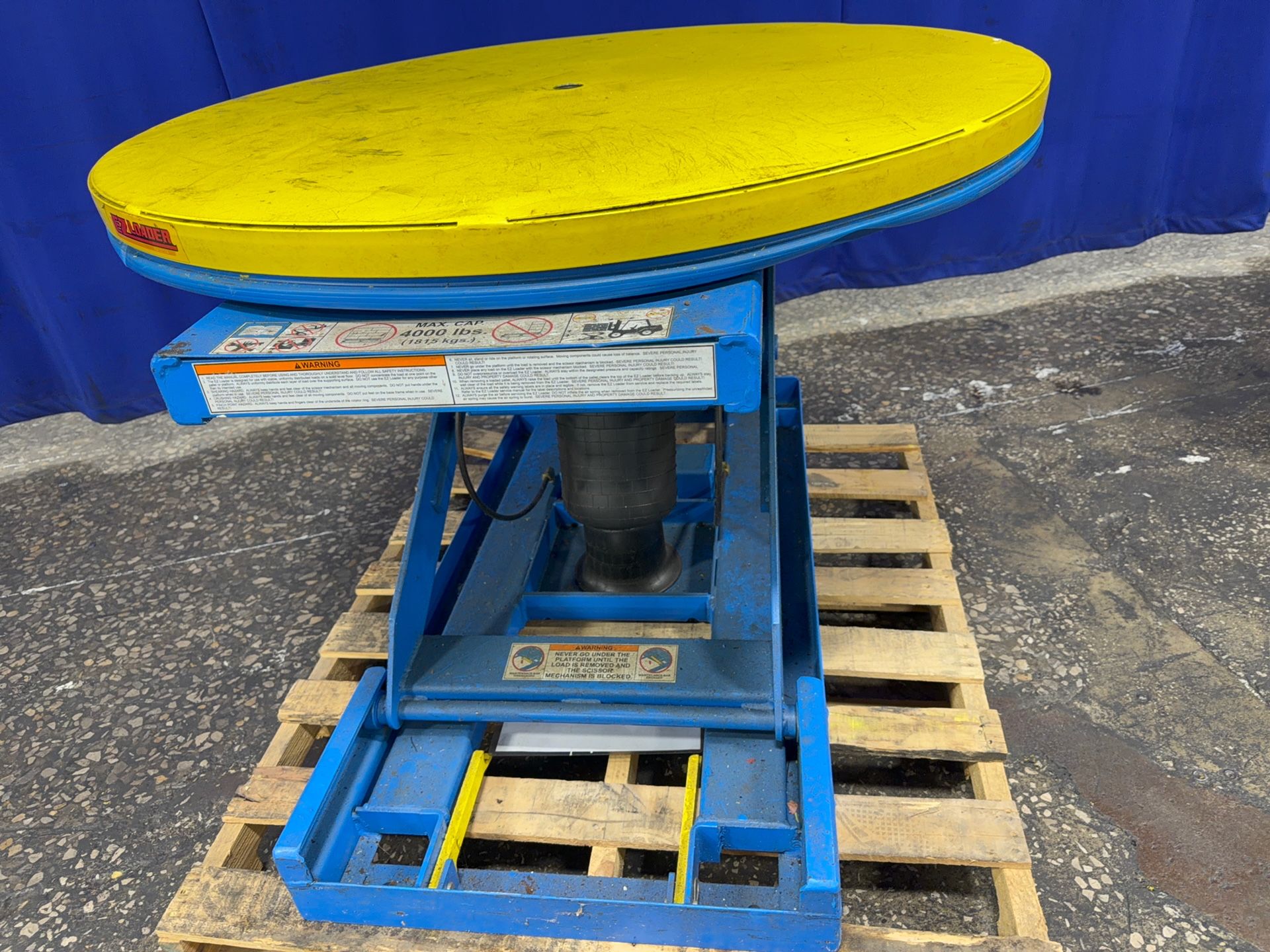 Bishamon 43" / 4000 Lbs Pneumatic Turn/lift Table