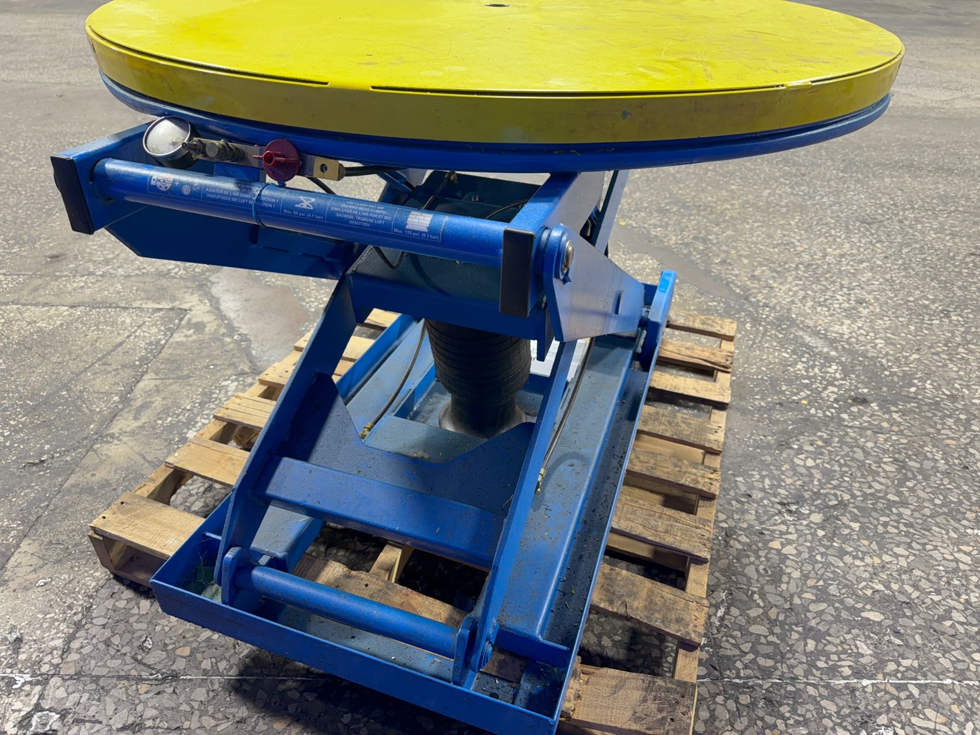 Bishamon 43" / 4000 Lbs Pneumatic Turn/lift Table