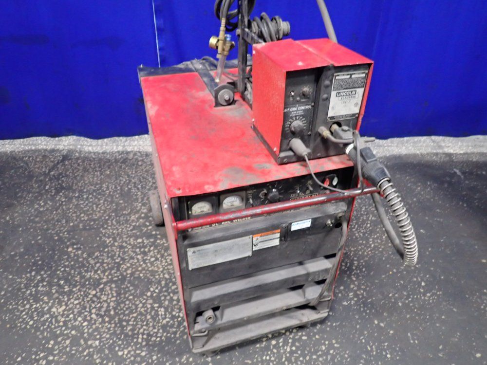 Lincoln Electric 600 A Welder - Dc-600