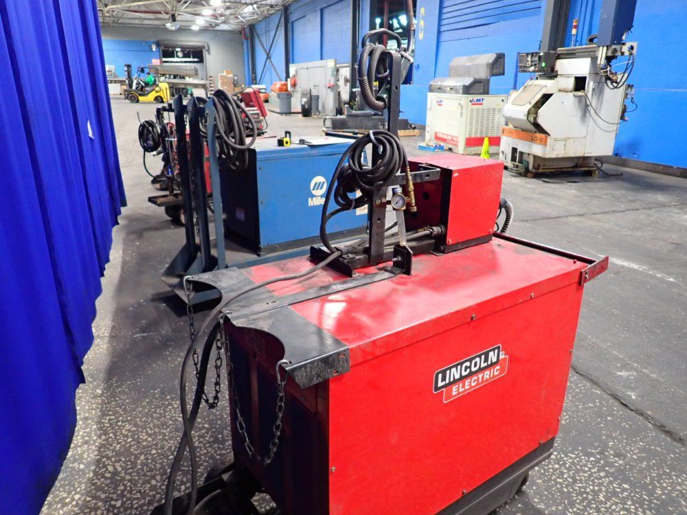 Lincoln Electric 600 A Welder - Dc-600