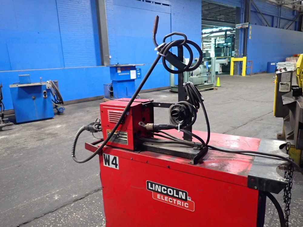 Lincoln Electric 600 A Welder - Dc-600