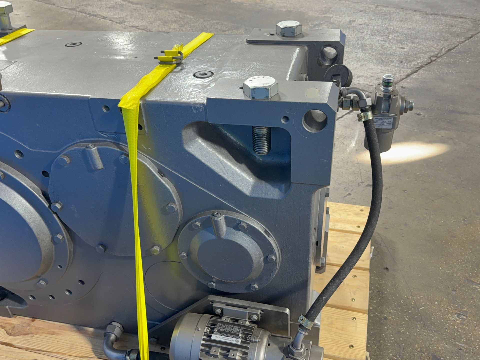 Nord Gear Reducer - Sk 12307v-lc-osg-iec315-315m/4 Fol100l/4 It
