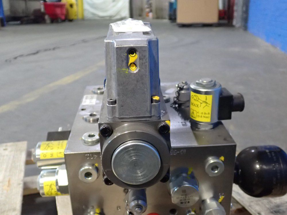 Hydraulic Manifold Block Press