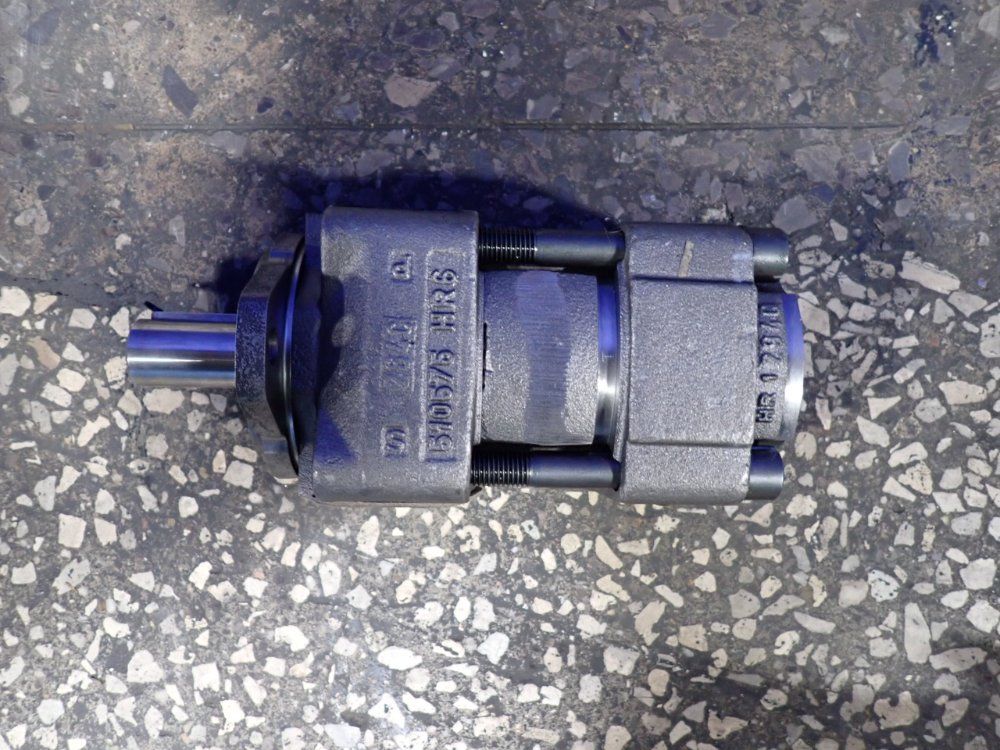 Bucher Hydraulics 320 Bar Internal Gear Pump - Qx43-032r09