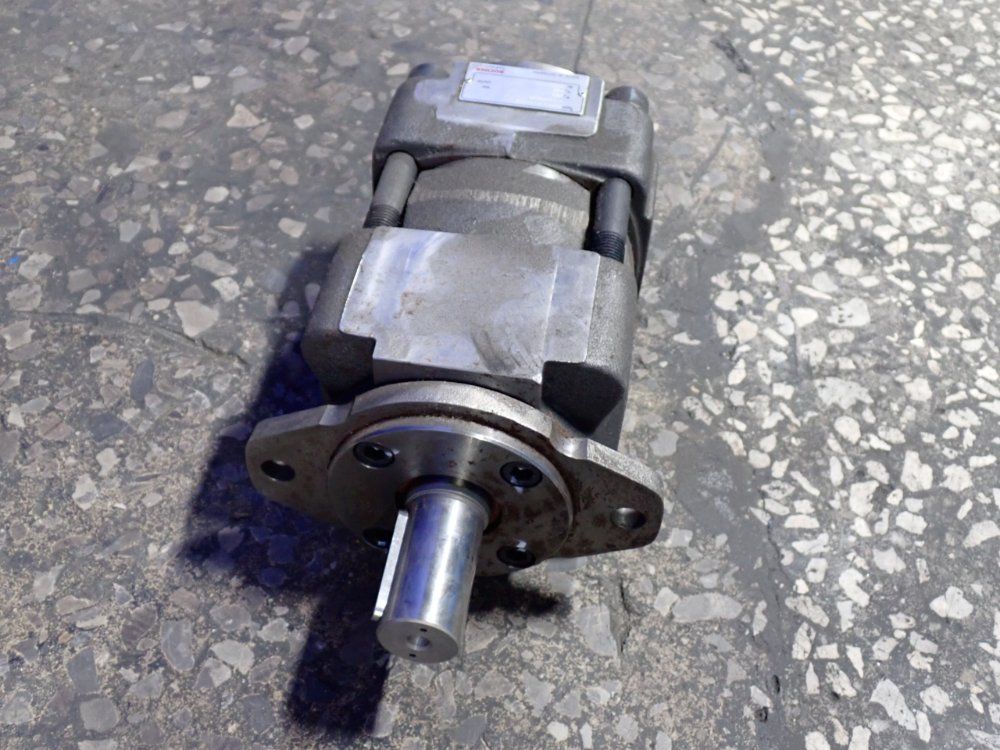 Bucher Hydraulics 320 Bar Internal Gear Pump - Qx43-032r367