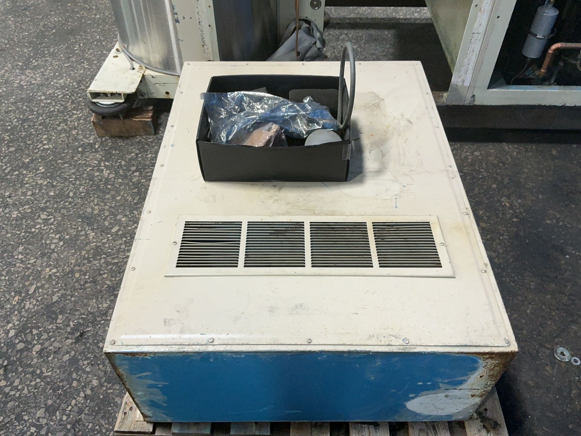 Thermoton 40” X 40” X 35” Temperature Chamber / Shaker - Tc-0019