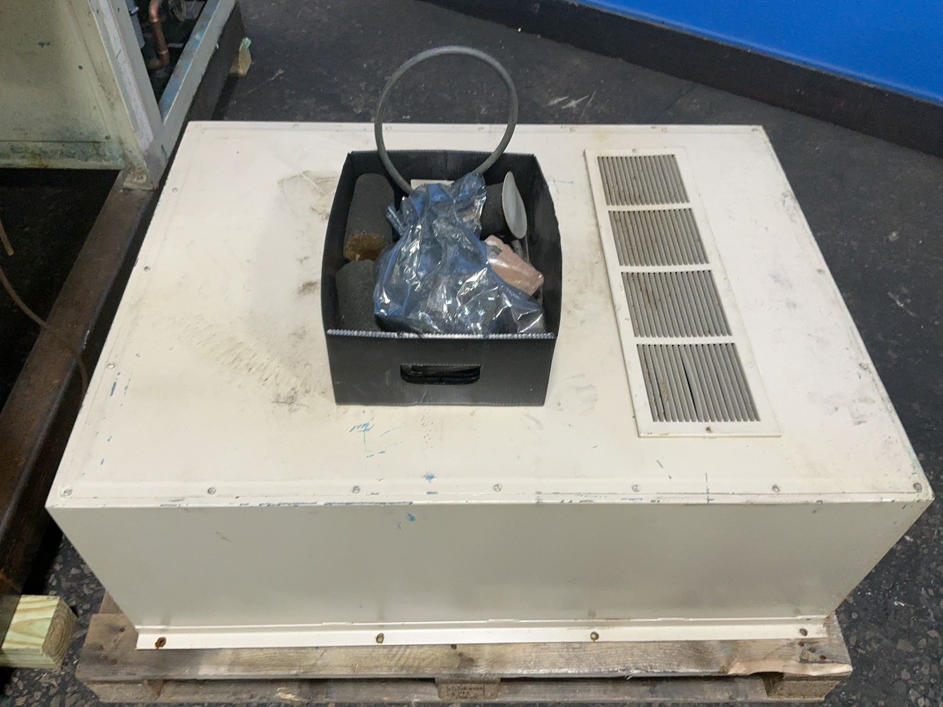 Thermoton 40” X 40” X 35” Temperature Chamber / Shaker - Tc-0019