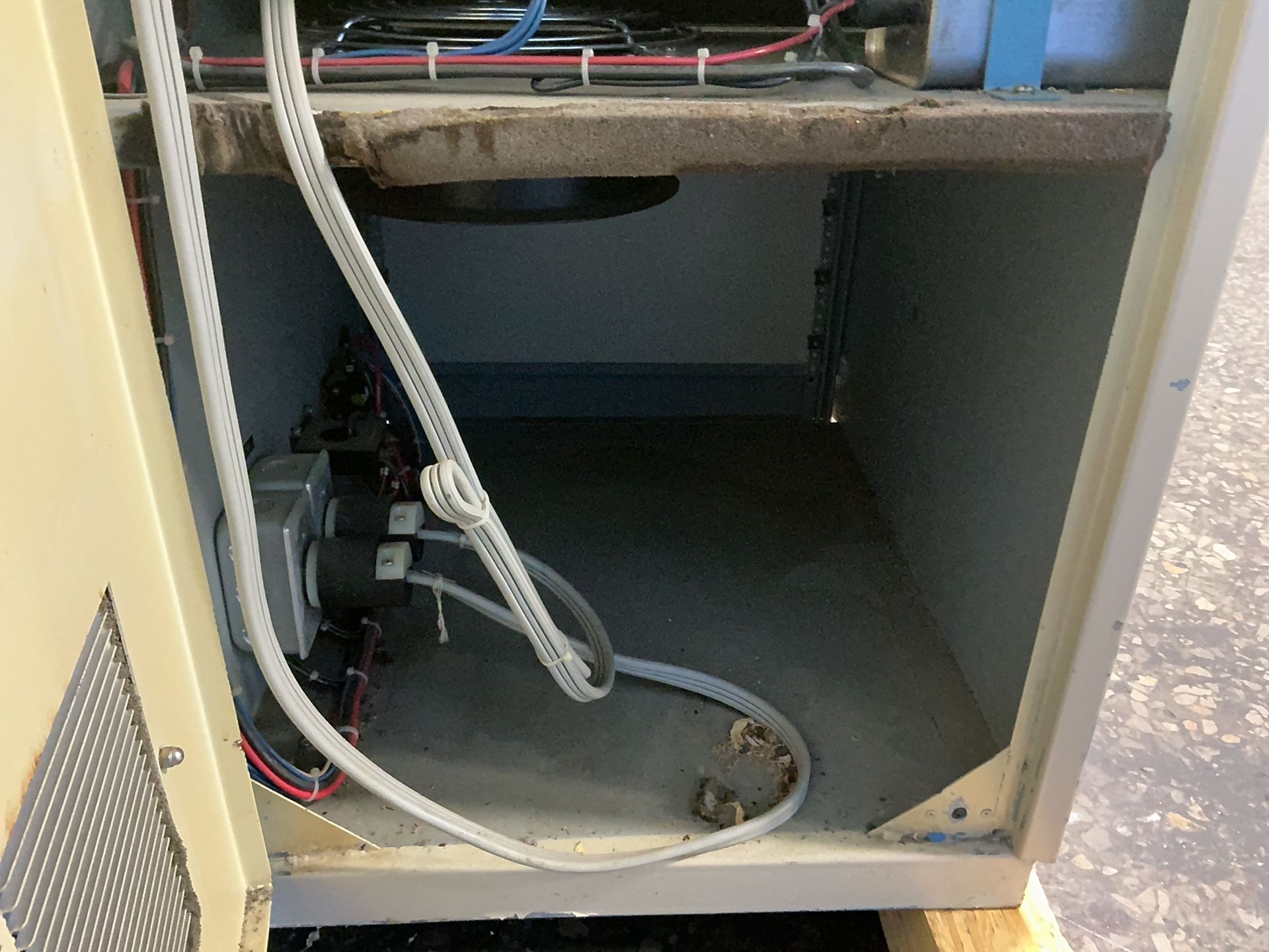 Thermoton 40” X 40” X 35” Temperature Chamber / Shaker - Tc-0019