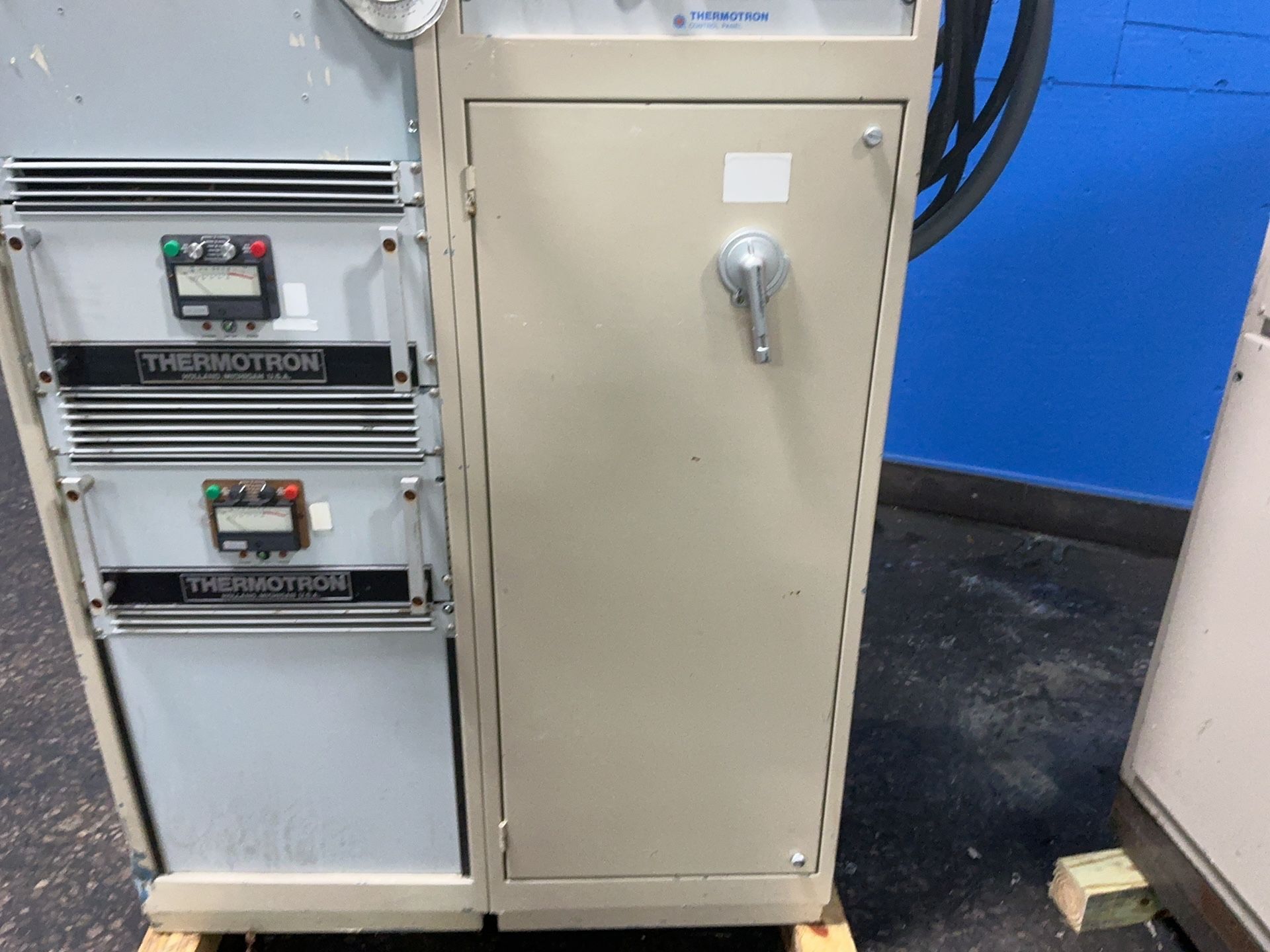 Thermoton 40” X 40” X 35” Temperature Chamber / Shaker - Tc-0019