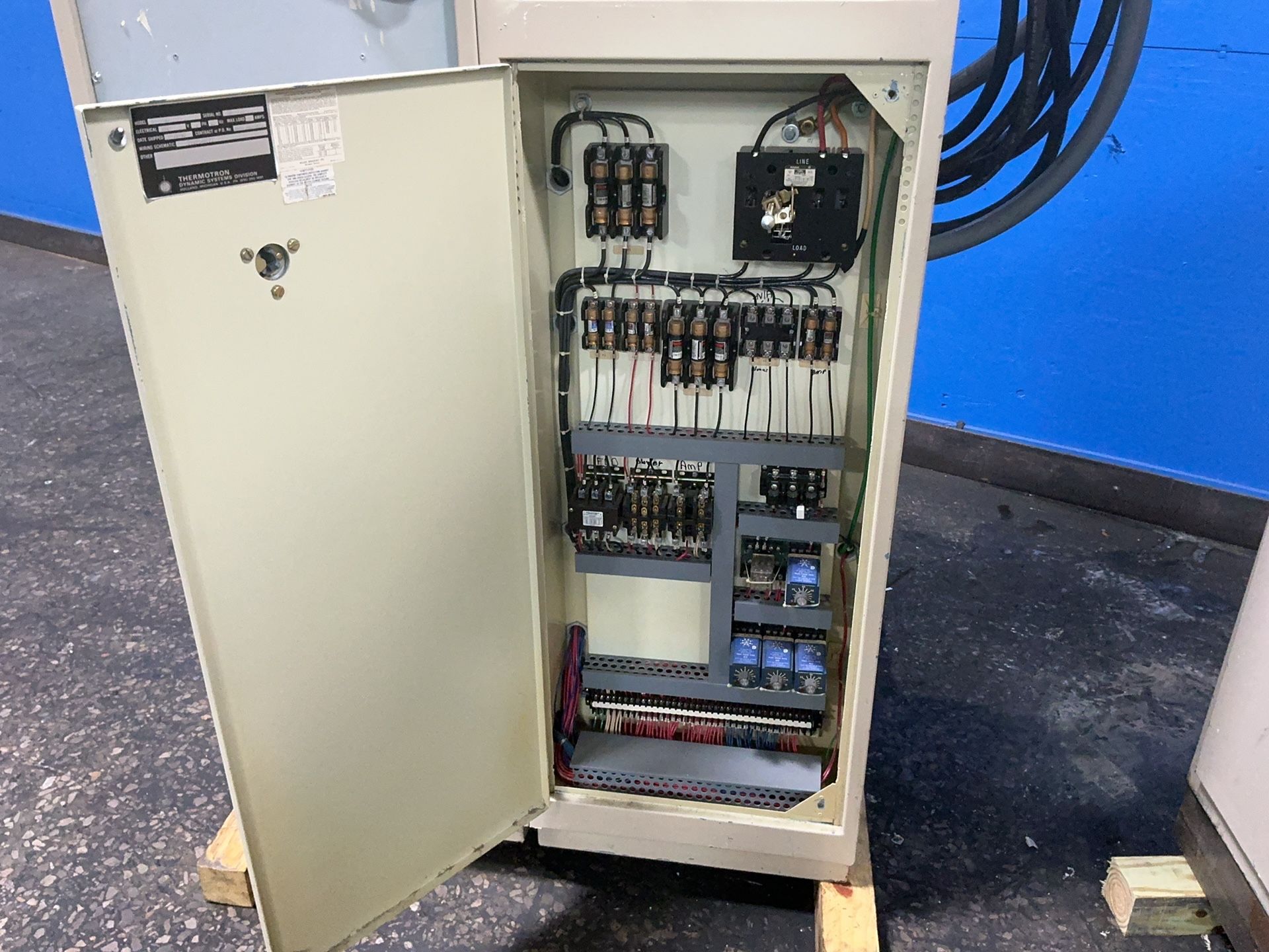 Thermoton 40” X 40” X 35” Temperature Chamber / Shaker - Tc-0019