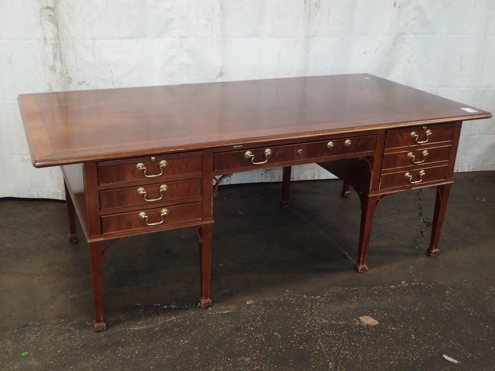 41" X 84" X 32" Oad Desk