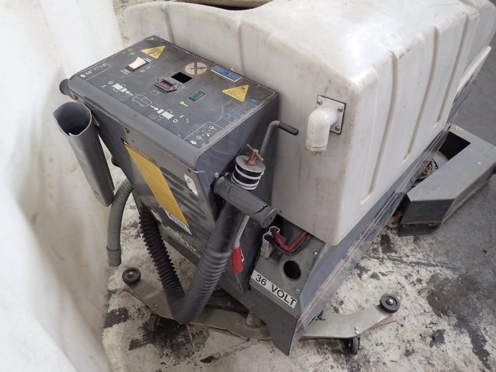 Advance Electric Floor Scrubber - 385lx/392701