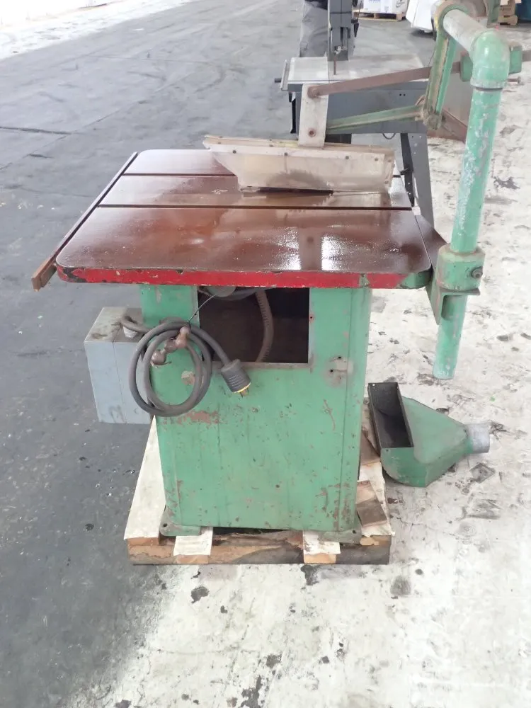 Yates American Machine Company 9'' Table Saw - B-2324