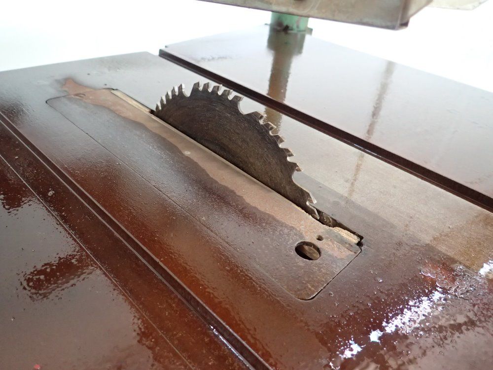 Yates American Machine Company 9'' Table Saw - B-2324