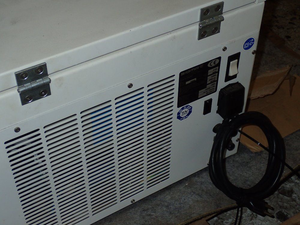 Sigma 13500 Rpm Centrifuge - 4-15