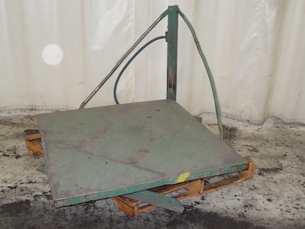 Plastic Process Equ. 44'' X 44'' Pneumatic Tilt Table