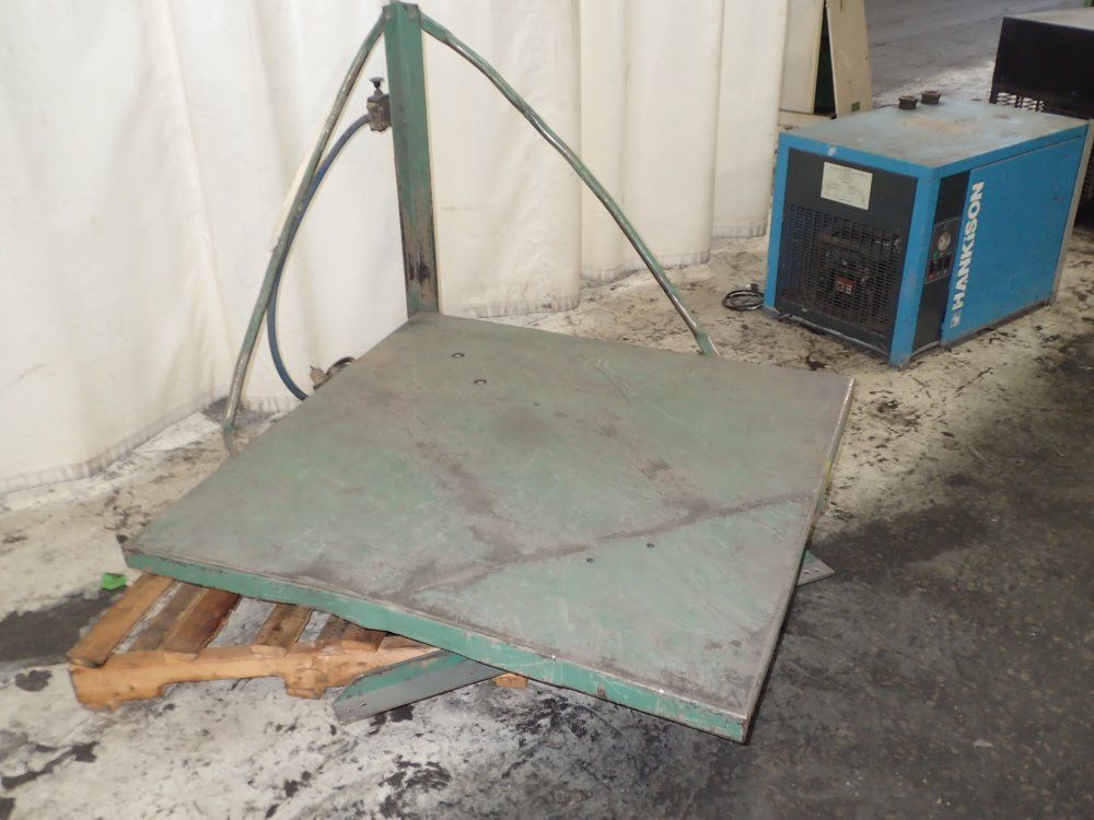 Plastic Process Equ. 44'' X 44'' Pneumatic Tilt Table