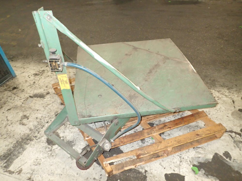 Plastic Process Equ. 44'' X 44'' Pneumatic Tilt Table