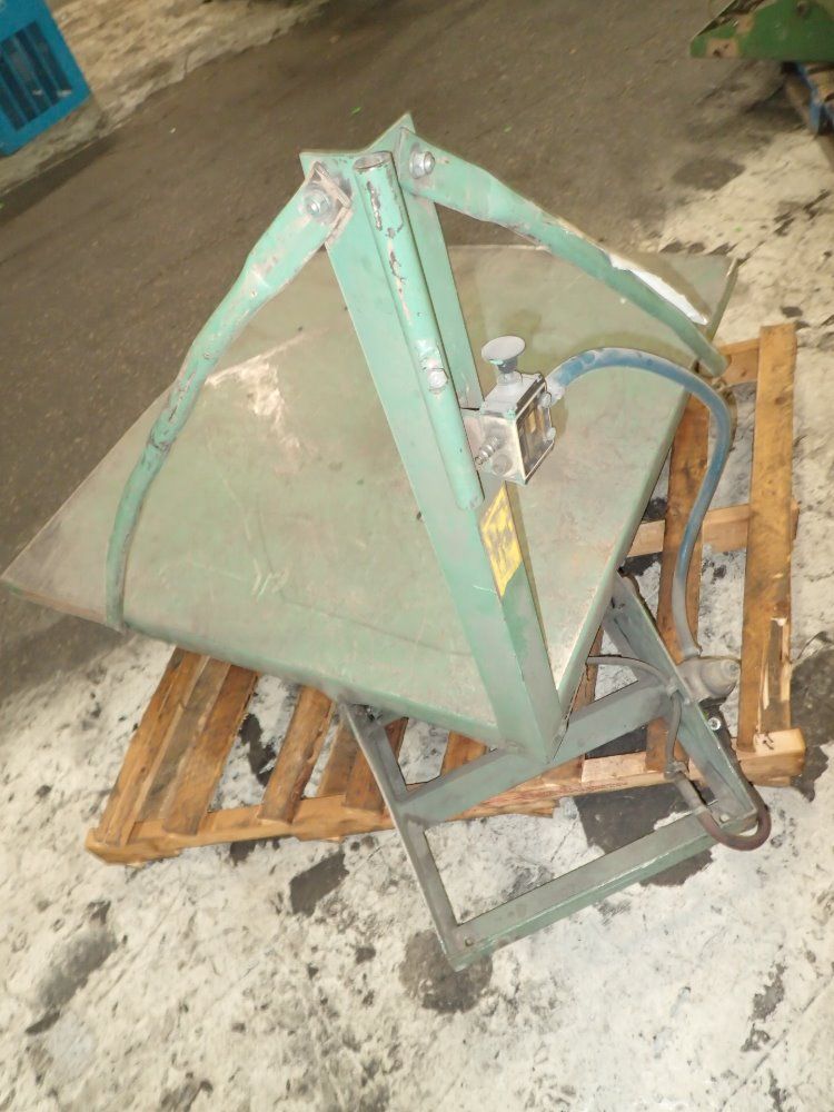 Plastic Process Equ. 44'' X 44'' Pneumatic Tilt Table