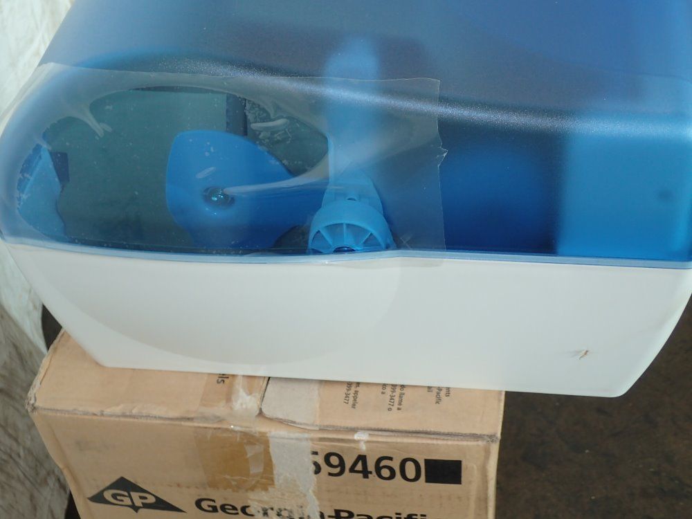 Georgia Pacific Automatic Paper Towel Dispenser