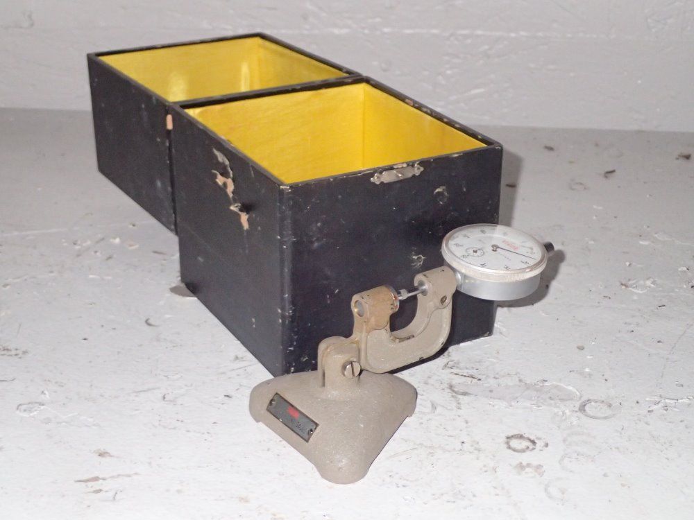 Vigor Upright Lens Gauge