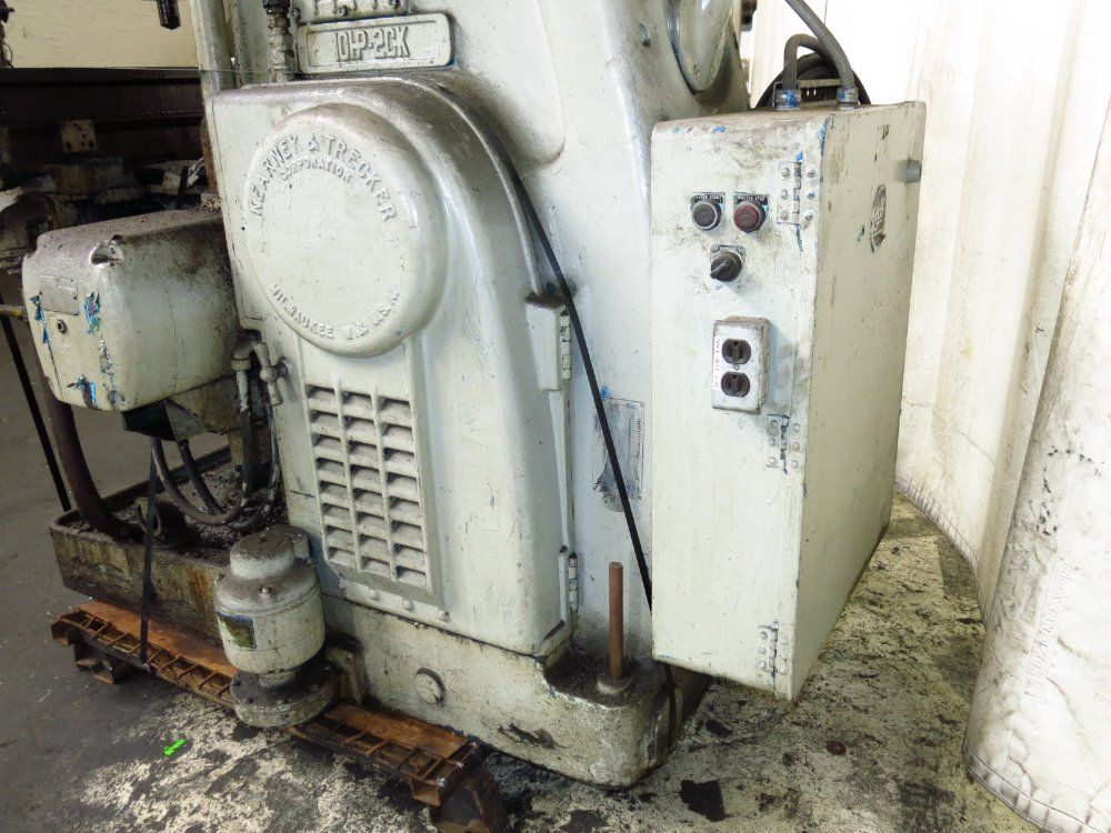 Kearney & Trecker Vertical Mill