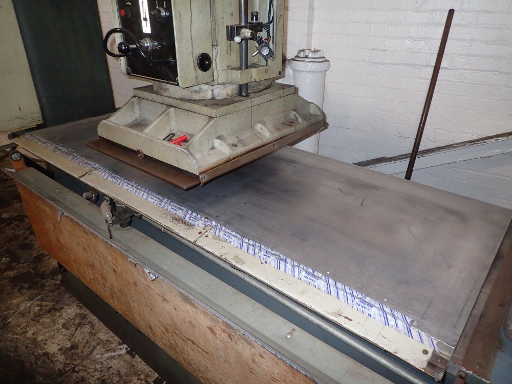 Usm/emhart Hydraulic Programmable Traveling Head Die Cutting Press