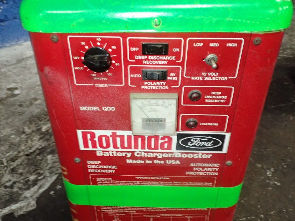 Rotunda Portable Battery Charger