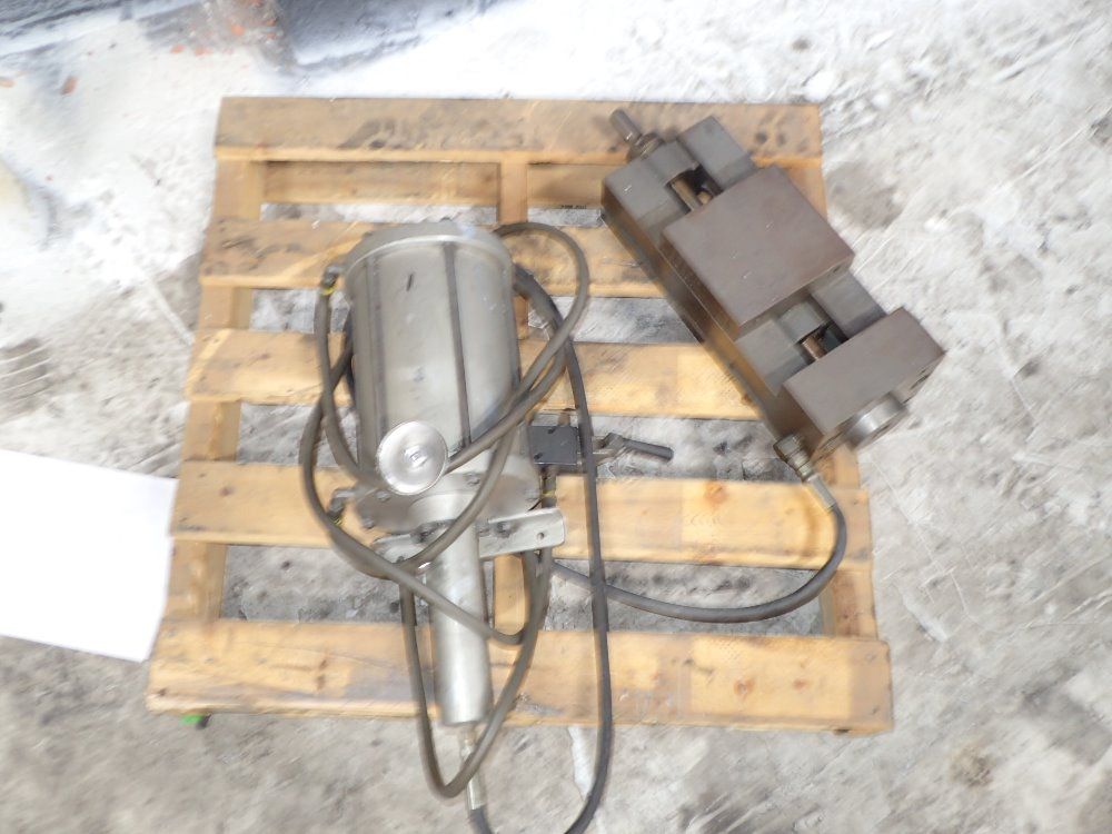 Kurtt Air Powered Vise