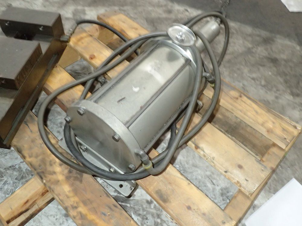 Kurtt Air Powered Vise